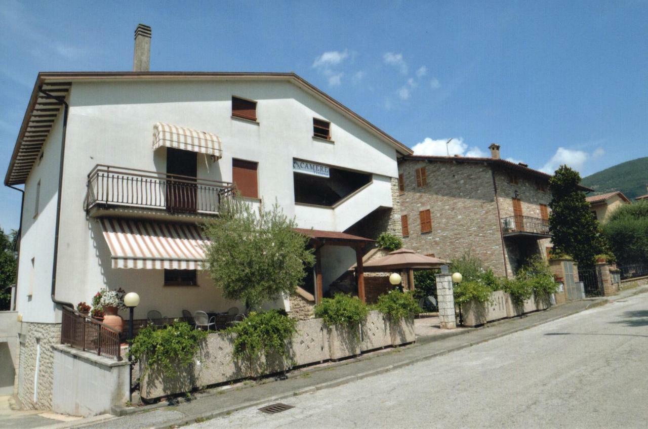Camere Tiziana Ассизи Экстерьер фото