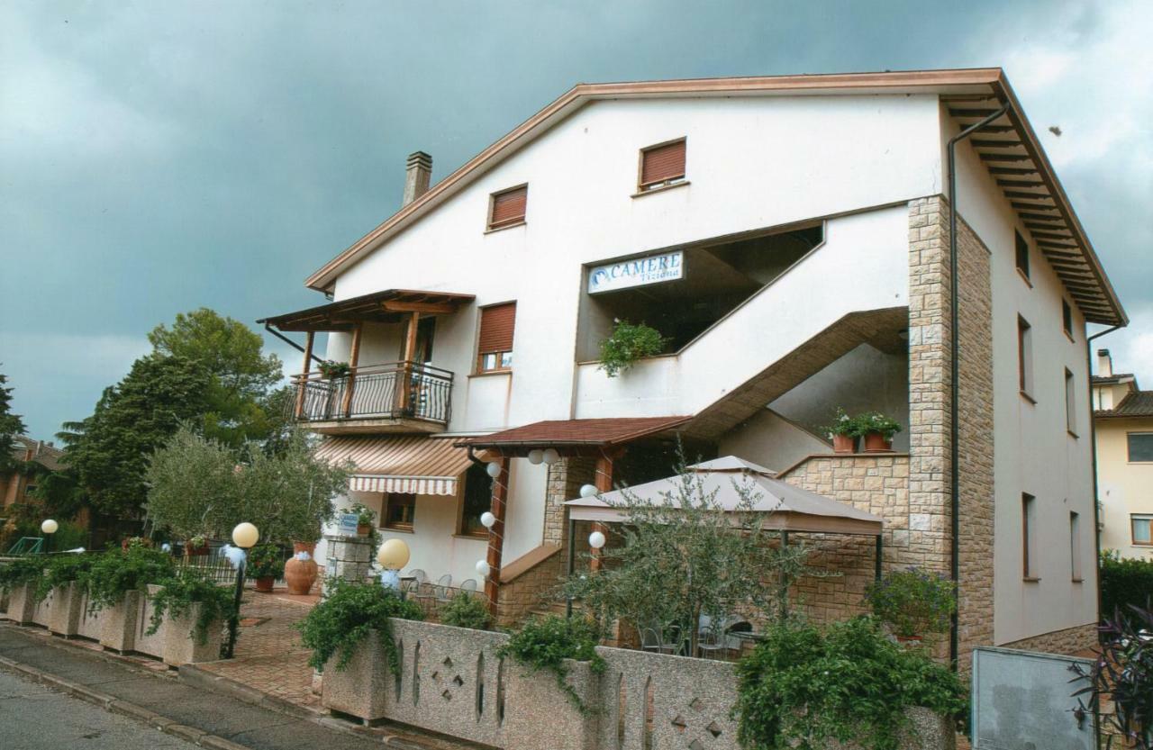 Camere Tiziana Ассизи Экстерьер фото